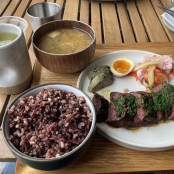 Yang’s Kitchen - Yang's Set Meal with Grass Fed Hanger Steak, $28 prior to tax. Oolong Tea, 8 oz, $6 prior to tax. - Asian Fusion Near Me - Alhambra, California