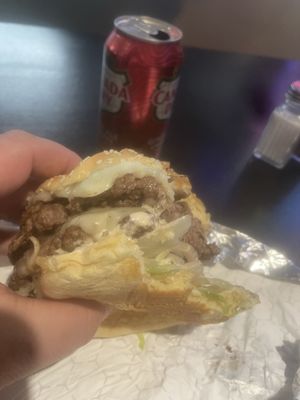 Lucky Chip Burger by null