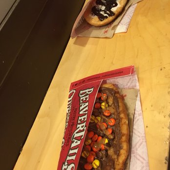 Queues de Castor - Reese's and Oreo - Desserts Near Me - Mont-Tremblant, Quebec Queues de Castor - Reese's and Oreo - Desserts Near Me - Mont-Tremblant, Quebec