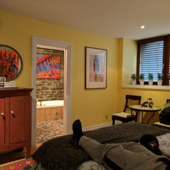 Bons Matins - Part of the room - Bed & Breakfast Near Me - Montreal, Quebec Bons Matins - Part of the room - Bed & Breakfast Near Me - Montreal, Quebec