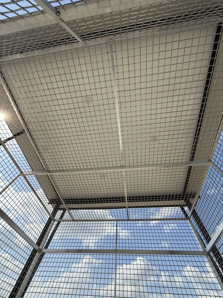 Slide of Aluminum Queen