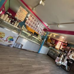 La Michoacana Artisan - Super cute & happy shop.