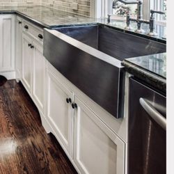 Guadalupe Cerda Drywall - Kitchen cabinets replace from water damage