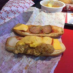 KFC - Also Crispy dog sieht auf der Abbildung ganz anders aus.