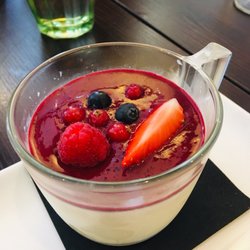 Portobello - Pana cota et son coulis de fruits rouges frais