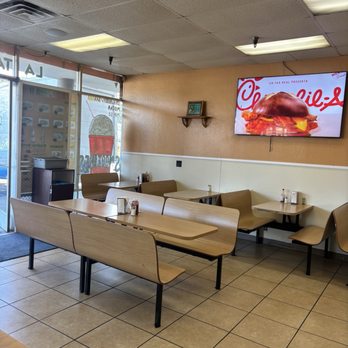 La Tapatia II - Mexican Near Me - Ventura, California