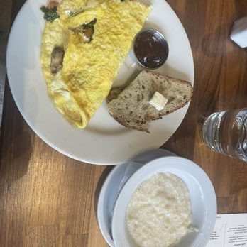 Frothy Monkey - Garden omelet with side of Gouda grits & sourdough toast - Cafes Near Me - Birmingham, Alabama