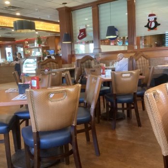 Greenvale Townhouse Restaurant - Spacious seating,clean floors,nicely decorated. Excellent! - Diners Near Me - Greenvale, New York Greenvale Townhouse Restaurant - Spacious seating,clean floors,nicely decorated. Excellent! - Diners Near Me - Greenvale, New York