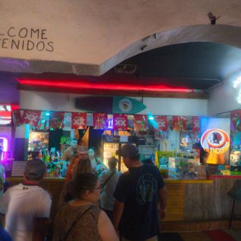 Brooster's Backyard IceHouse - This is definitely a popular spot. - Beer Bar Near Me - San Antonio, Texas