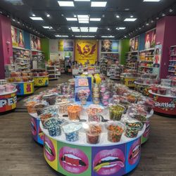 It' Sugar - Ten tables with over 200 bins to choose from!