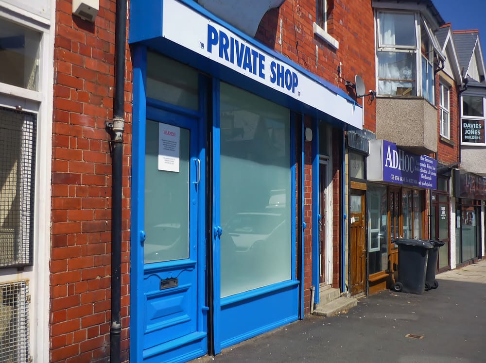 THE PRIVATE SHOP Updated October 2024 19 Greenfield Road, Colwyn