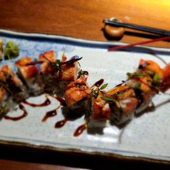 Minamoto Japanese Cuisine - Rolls presented beautifully - Japanese Near Me - Bellevue, Washington Minamoto Japanese Cuisine - Rolls presented beautifully - Japanese Near Me - Bellevue, Washington