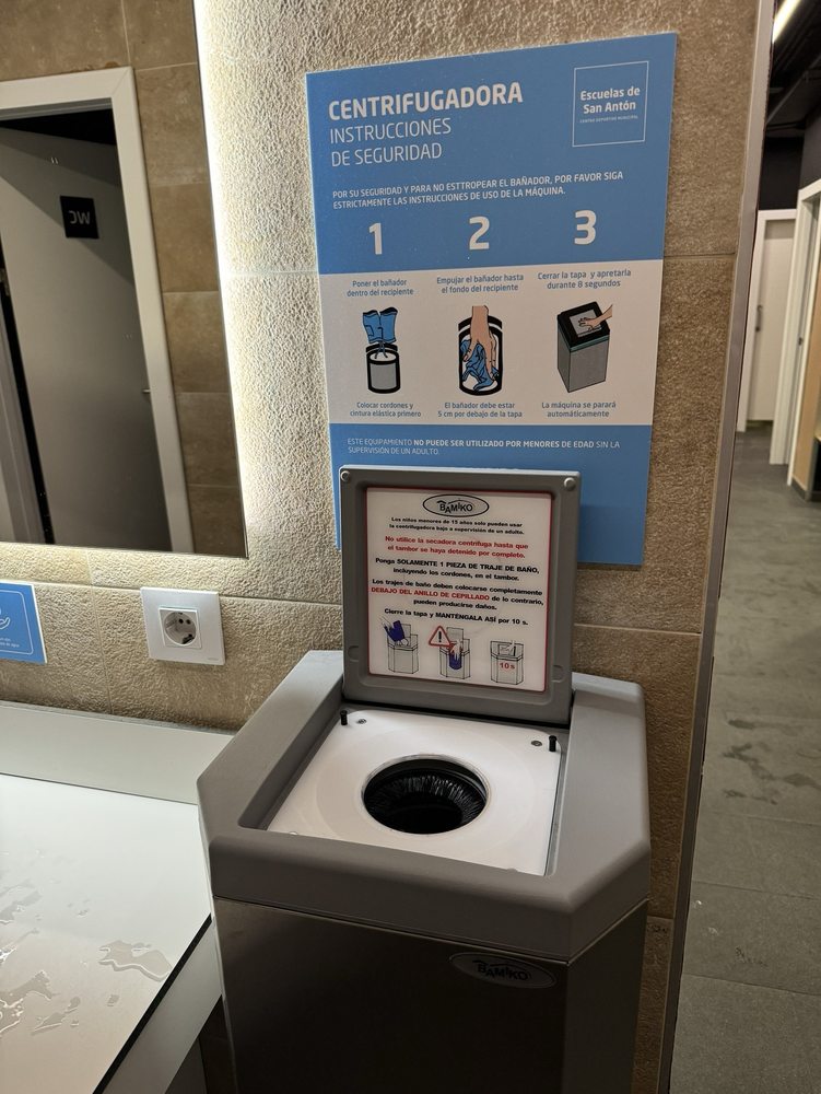 Centro Deportivo Municipal Escuelas de San Antón