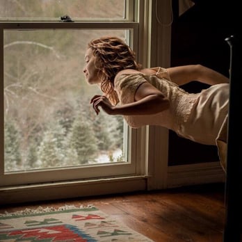 Tay Lee Photography - Fine art levitation portraits are beautiful and mesmerizing. - Session Photography Near Me Tay Lee Photography - Fine art levitation portraits are beautiful and mesmerizing. - Session Photography Near Me
