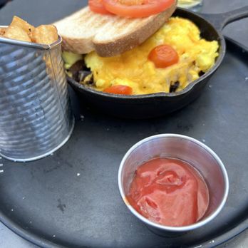 The Front Yard - Hash - Beer Gardens Near Me - Las Vegas, Nevada
