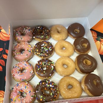 Krispy Kreme - 16 Count Assorted Minis - Donuts Near Me - Burbank, California