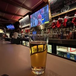 Dacey's Pub