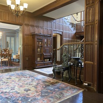 The O'Neil House Bed and Breakfast - Entry - Hotels Near Me - Akron, Ohio The O'Neil House Bed and Breakfast - Entry - Hotels Near Me - Akron, Ohio