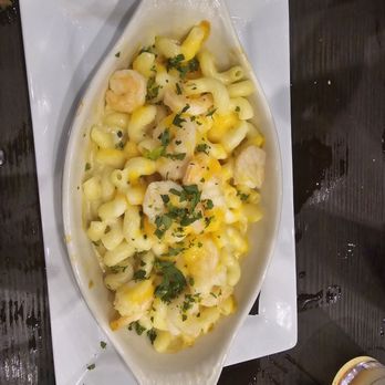 Tom’s Watch Bar - Butter-Poached Lobster & Shrimp Mac & Cheese - Sports Bars Near Me - Orlando, Florida