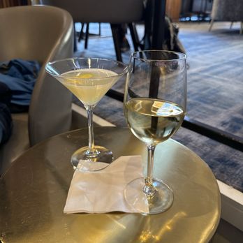 Saint Kate - The Arts Hotel - Chic booze! - Hotels Near Me - Milwaukee, Wisconsin Saint Kate - The Arts Hotel - Chic booze! - Hotels Near Me - Milwaukee, Wisconsin