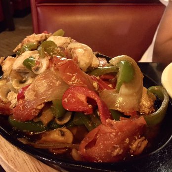 Mucho Mas - Chicken Fajitas - Mexican Near Me - Los Angeles, California