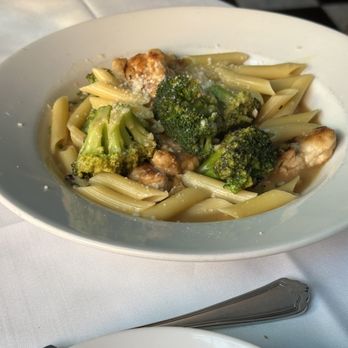 Daniella's On Cabot - Chicken broccoli ziti - Wine Bars Near Me - Beverly, Massachusetts Daniella's On Cabot - Chicken broccoli ziti - Wine Bars Near Me - Beverly, Massachusetts