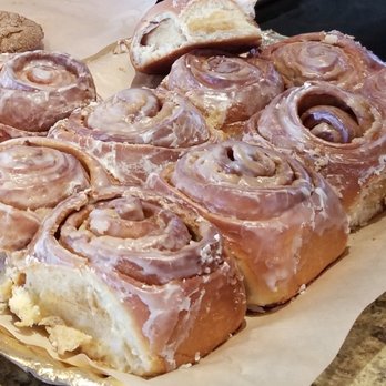 Fleur De Lis Bakery & Cafe - Cinnamon rolls - Bakeries Near Me - Portland, Oregon