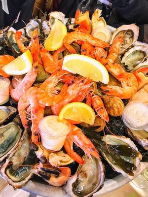 Bistrot à huitres: "Chez Jean-Mi" by null