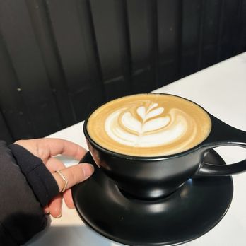 Elm Roastery - Mo ha latte - Coffee Roasteries Near Me - Elmhurst, New York Elm Roastery - Mo ha latte - Coffee Roasteries Near Me - Elmhurst, New York