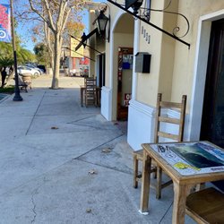 Olas De Carlos Surf Grill - Outdoor tables