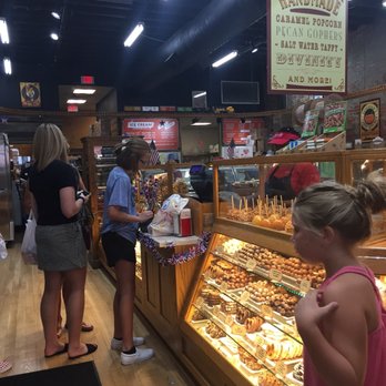 Savannah's Candy Kitchen - Desserts Near Me - Nashville, Tennessee