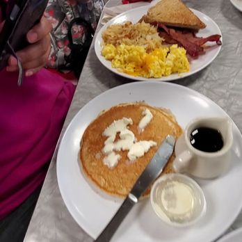 Delaney's Diner - Pancakes, eggs, hash Browns, bacon, and toast - Breakfast & Brunch Near Me - Westerville, Ohio
