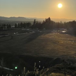 Lewis and Clark Trail Stop - Pedestrian Viewpoint - Industrial area between viewpoint and Columbia River