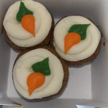 Dots Cupcakes - Cupcakes Near Me - Irvine, California