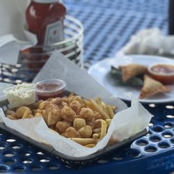 Basin Seafood & Fresh Fish Market - Scallop basket with fries