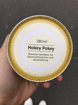 Eispatisserie Hokey Pokey by null