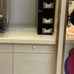 KFC - No lids at all.
