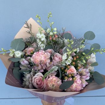 Dana's Event Boutique And Florist - Party Supplies Near Me - Castro Valley, California