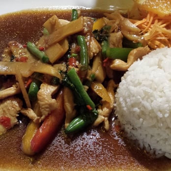 Lek's - Pad Krapaw Gai - Thai Near Me - Stuttgart, BW