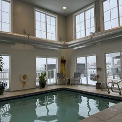 The Inn at Harbor Shores - Pool area