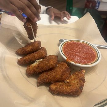 Mandolas Italian Kitchen - Jacksonville - Fried mozz - Italian Near Me - Jacksonville, Florida Mandolas Italian Kitchen - Jacksonville - Fried mozz - Italian Near Me - Jacksonville, Florida