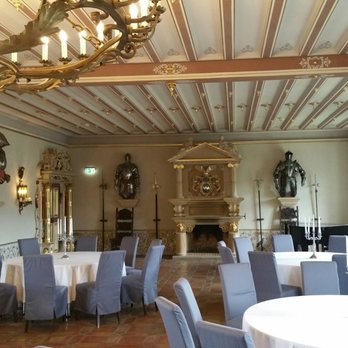 Burg Rabenstein - Speisezimmer - German Near Me - Ahorntal, BY