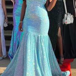 Lakeside Luxury Transportation - Prom night out with friends