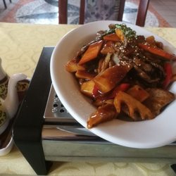 Long Asia - M5 - - Gebratenes Rindfleisch nach Szechuan Art, Beilage Reis .