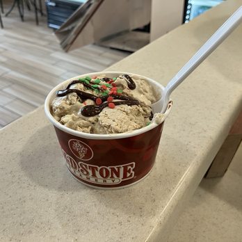 Cold Stone Creamery - Frosted Gingerbread Ice Cream creation! Delicious! - Ice Cream & Frozen Yogurt Near Me - Salt Lake City, Utah Cold Stone Creamery - Frosted Gingerbread Ice Cream creation! Delicious! - Ice Cream & Frozen Yogurt Near Me - Salt Lake City, Utah