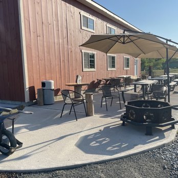 Daggers Meadery - Outdoor area - Meaderies Near Me - Granville, Massachusetts Daggers Meadery - Outdoor area - Meaderies Near Me - Granville, Massachusetts