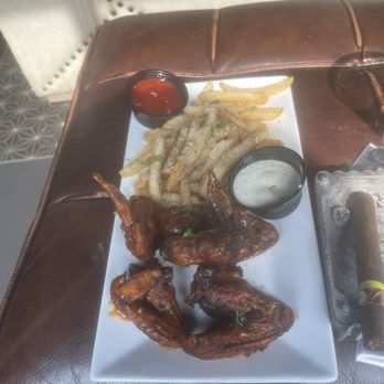 Blaque Cigar Lounge - Black and Blaque'n Mild Wings Bite - Lounges Near Me - Huntsville, Alabama Blaque Cigar Lounge - Black and Blaque'n Mild Wings Bite - Lounges Near Me - Huntsville, Alabama