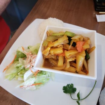 Muay Thai Kitchen - Sweet Sour Pork lunch special - Thai Near Me - San Marcos, California