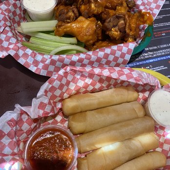 Zipps Sports Grill - Sports Bars Near Me - Tempe, Arizona Zipps Sports Grill - Sports Bars Near Me - Tempe, Arizona