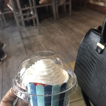 Luigi's - Red velvet cupcake - Hot Dogs Near Me - Pisa, PI